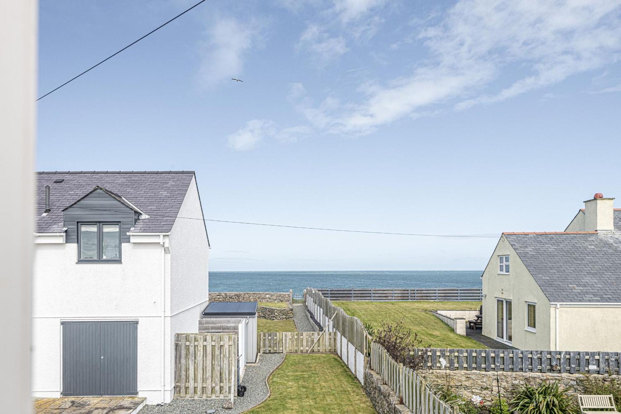 Penrhyn Cemaes Bay